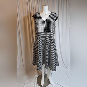 City Chic Black and White Chevron Striped Dress sz L/20